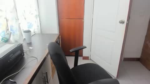 Ela online show from December 5, 5:47 pm