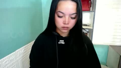 Rhaine online show from March 18, 6:46 pm