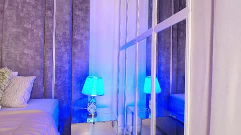     online show from April 4, 11:09 am