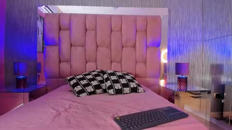 giselle_louise online show from January 14, 4:06 am