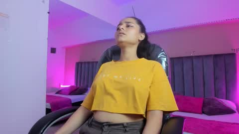 GISELLE ROLDAN online show from February 24, 8:07 pm