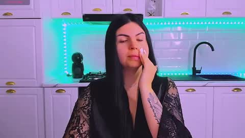 Giulia online show from April 15, 4:02 am