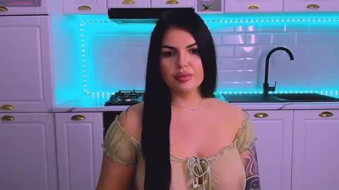 Giulia online show from April 1, 3:29 am