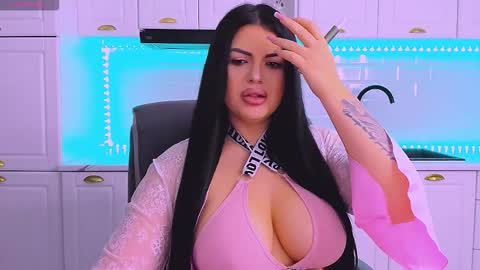 Giulia online show from February 23, 10:20 pm