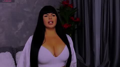 Giulia online show from July 7, 9:06 pm