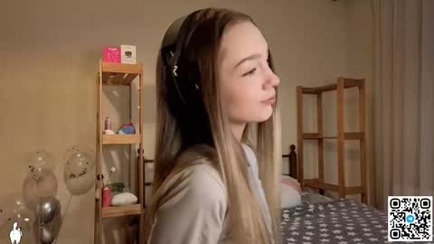 Catalina online show from December 14, 12:33 pm