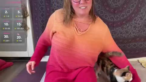 Snapshot of glitterkitty_108 chatting on October 6, 1:17 pm GlitterKitty 108 online show from October 6, 1:17 pm