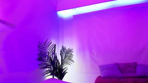 Mimi online show from October 1, 7:19 pm