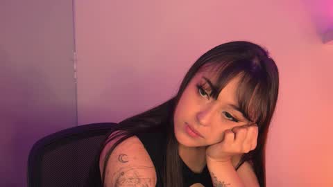 Mimi online show from February 5, 10:57 pm