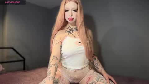 Snapshot of gloryaaaa chatting on February 3, 8:57 am I want to make you happy and lovense online show from February 3, 8:57 am