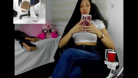 goddess_of_pigs online show from February 16, 7:52 am