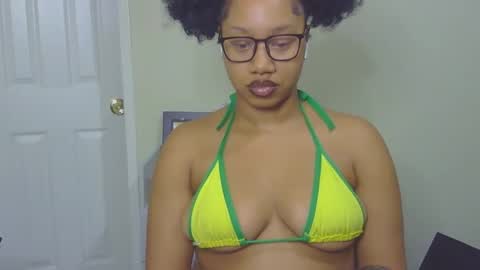 Snapshot of goddessdaisysky chatting on October 24, 4:08 am Goddess Daisy Sky online show from October 24, 4:08 am