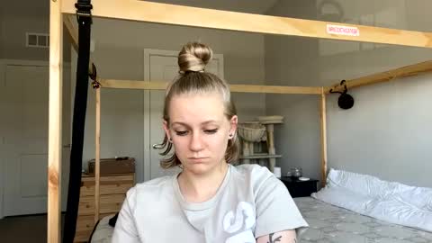 feyaa22 online show from February 8, 4:46 pm