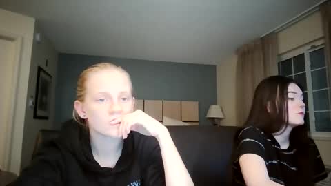 feyaa22 online show from December 14, 3:34 am