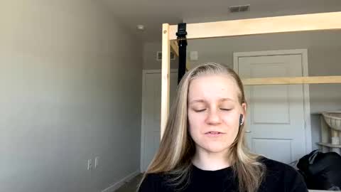 feyaa22 online show from February 17, 3:55 pm