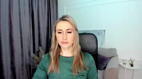 Olivia online show from February 26, 3:35 am