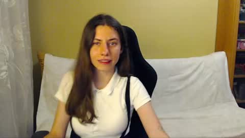 Elizabeth Effie online show from July 17, 6:44 pm