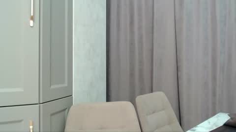Elizabeth Effie online show from July 28, 6:20 pm