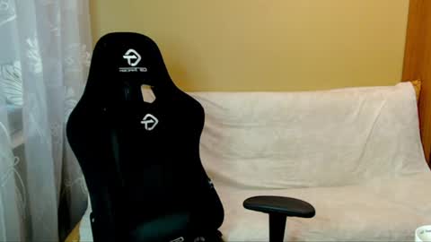 Elizabeth Effie online show from July 2, 5:19 pm