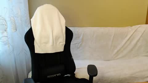 Elizabeth Effie online show from May 6, 3:38 pm