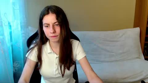 Elizabeth Effie online show from July 1, 3:33 pm