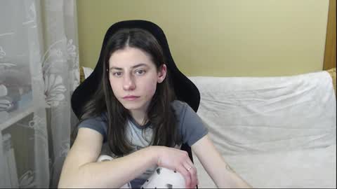 Elizabeth Effie online show from February 15, 5:45 pm