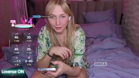 goodgirl0024 online show from March 10, 9:51 pm