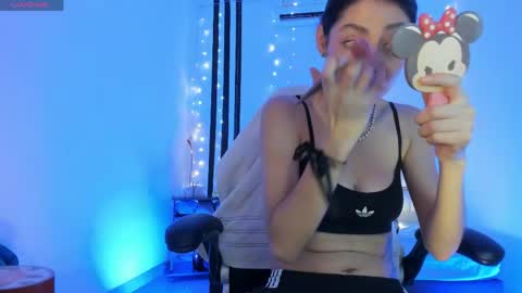 i am Jessi  I love animals and drawing I hope to get along with everyone. XOXO online show from April 10, 7:09 pm