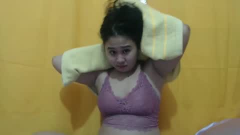 gorgeousasianmyra online show from March 2, 9:19 pm