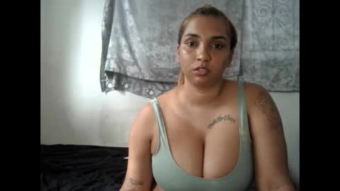 gorgeouslips10 online show from February 8, 2:21 pm