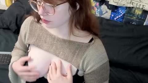 Snapshot of goth_pumpkin chatting on October 23, 8:15 pm Amy online show from October 23, 8:15 pm