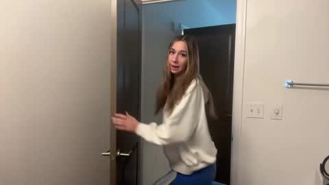 graceyrose online show from October 9, 6:01 pm