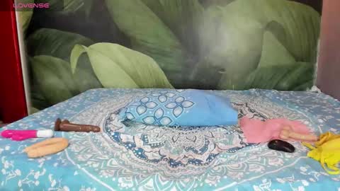 Mi Name is violeta  online show from October 10, 9:31 pm