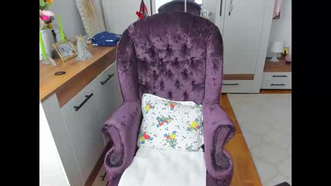 GretaMilf online show from October 10, 8:41 am