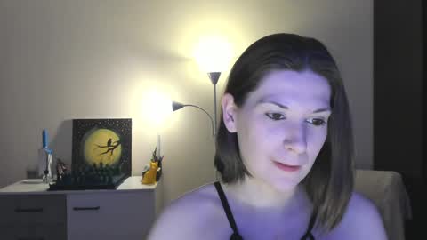 Snapshot of gretamiln chatting on December 21, 12:31 am Greta online show from December 21, 12:31 am