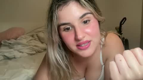 Snapshot of grrlgod chatting on January 23, 2:44 am grrlgod online show from January 23, 2:44 am