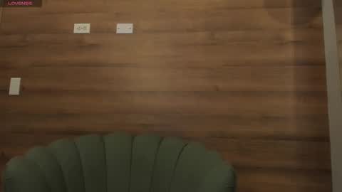 gummyluv online show from December 3, 9:17 pm