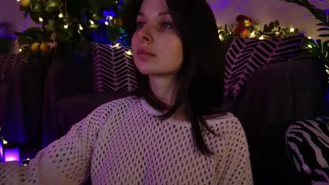 gwenhilton online show from March 12, 5:35 am