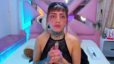 gyal_8_ online show from September 20, 4:33 am