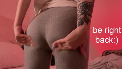 Snapshot of h2h0e chatting on January 5, 6:56 pm Lana online show from January 5, 6:56 pm