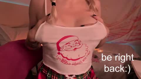 Snapshot of h2h0e chatting on February 21, 6:59 pm Lana online show from February 21, 6:59 pm