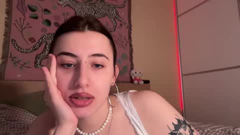 Helga online show from May 13, 4:35 pm