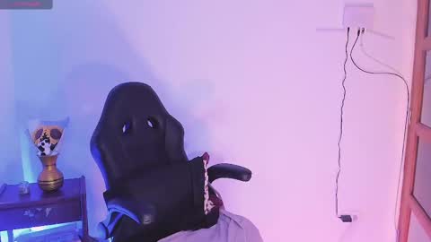 haanna_thompsoon online show from December 10, 9:00 pm