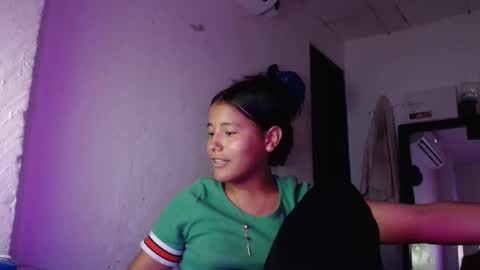 hadesmit1 online show from April 7, 9:17 pm