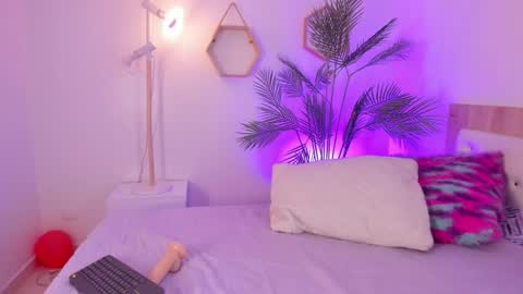 Hadid online show from March 7, 12:17 am