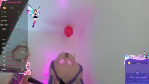 Hadid online show from February 17, 7:02 pm