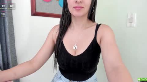 Hae-In online show from March 4, 4:20 pm