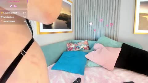 laura online show from September 25, 11:46 pm