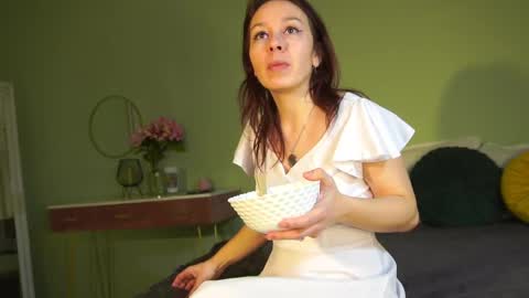 Hailey online show from February 21, 4:29 am