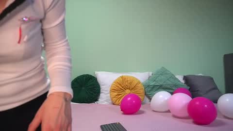 Hailey online show from March 12, 4:08 am